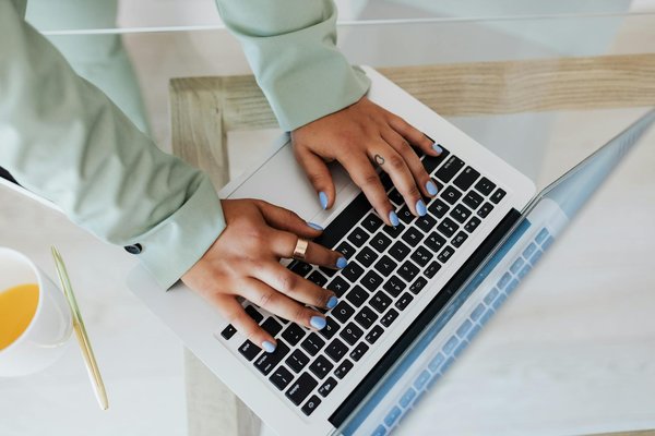 Was sind die Vorteile der Cloud-Technologie für die Online-Gaming-Industrie?